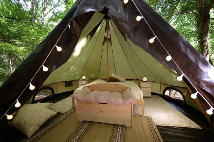 Senxunia Glamping Nel Bosco Zancona Exterior foto